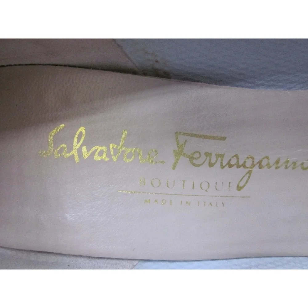 White pebble grain leather Salvatore Ferragamo slip on wedge shoe size 7B